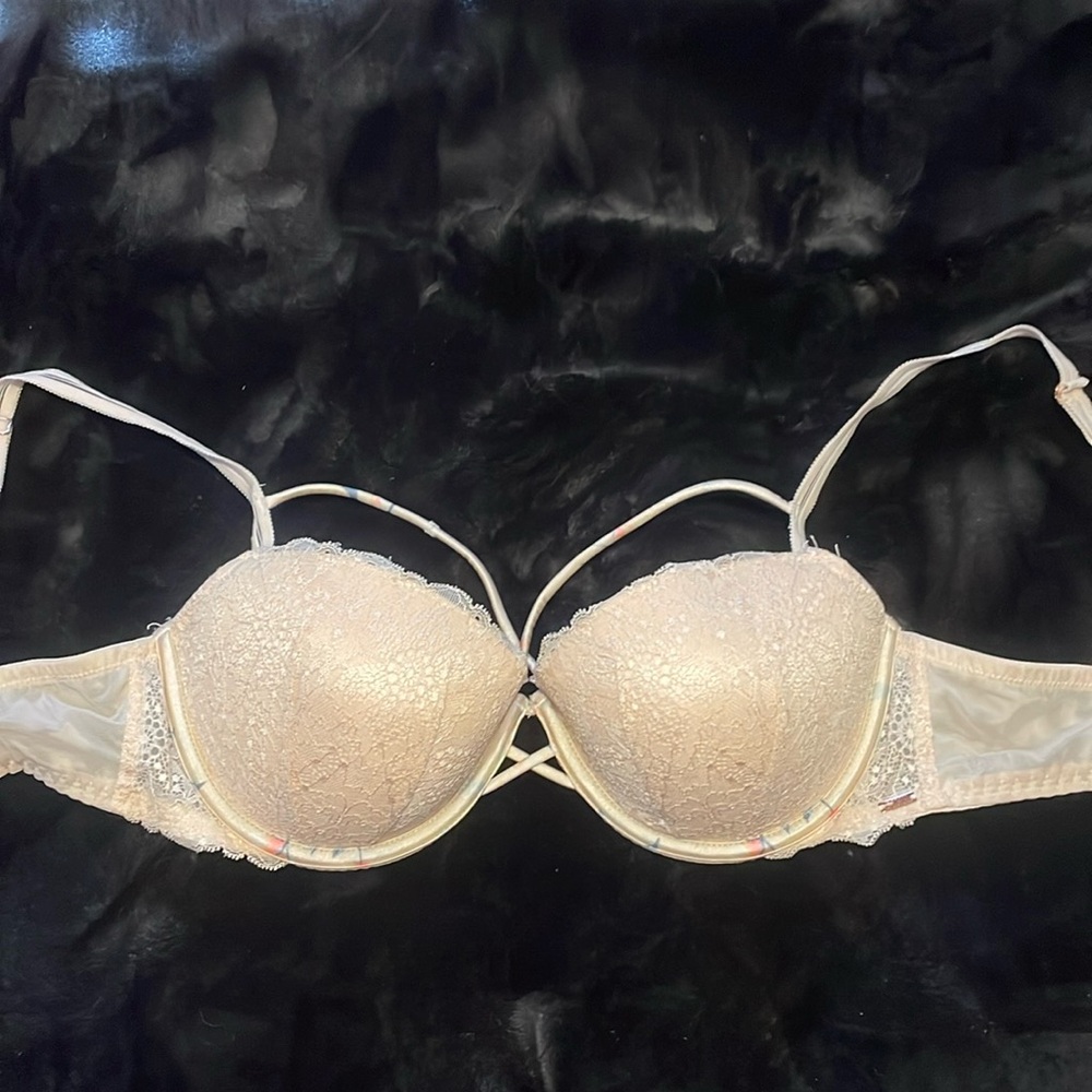 PINK Victorias Secret light pink lace bra, size 36D, great condition!